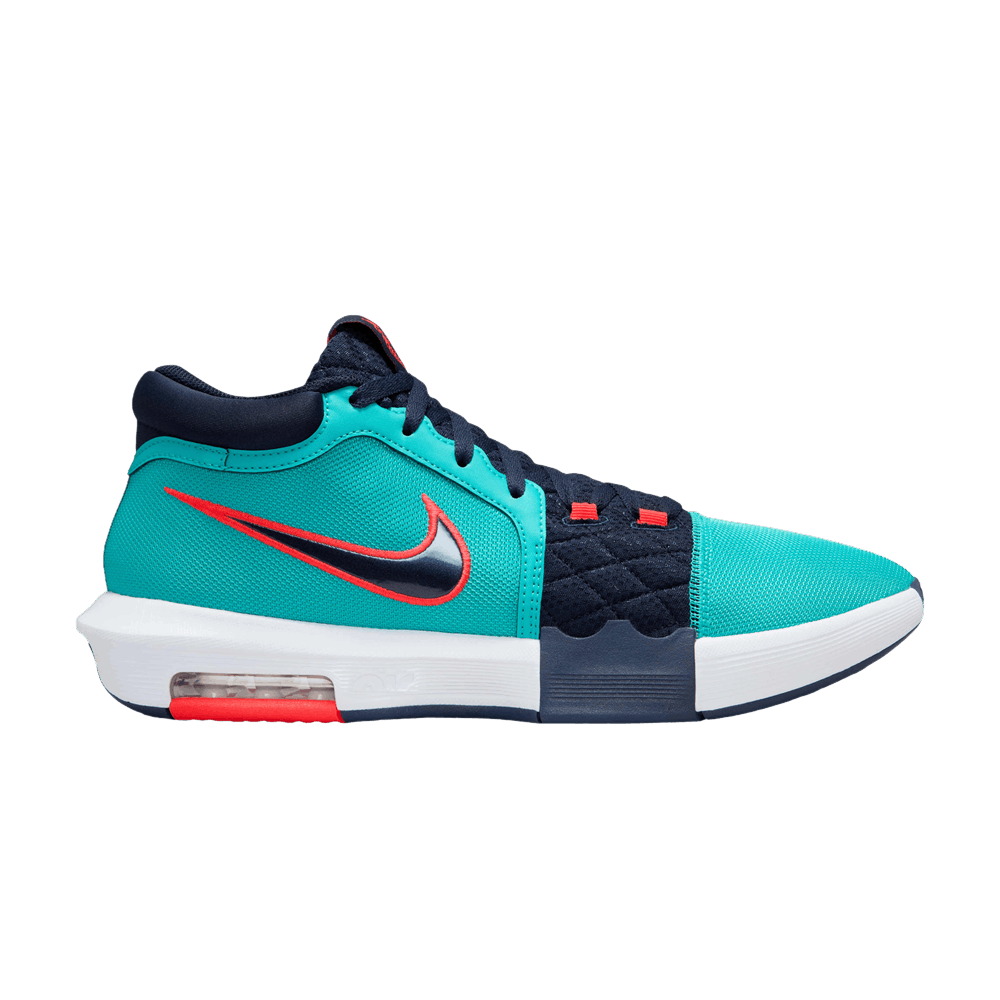 Nike LeBron Witness 8 « Tapis rouge »