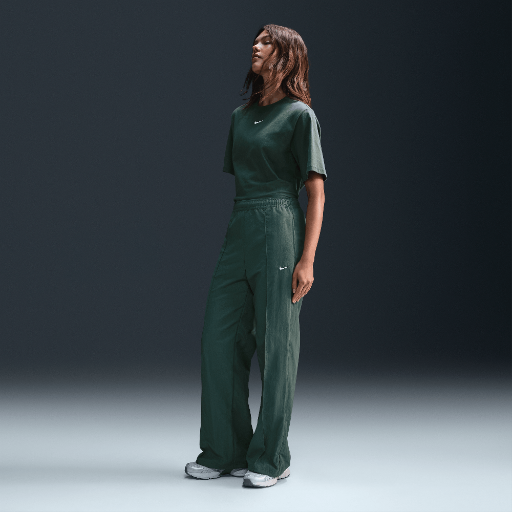 Nike Sportswear Everything Wovens – Pantalon évasé taille mi-haute pour femme Vert vintage/Voile