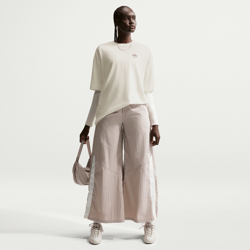 T-shirt à manches courtes oversize Nike Sportswear Classic pour femme Voile/Noisette foncé/Noisette foncé